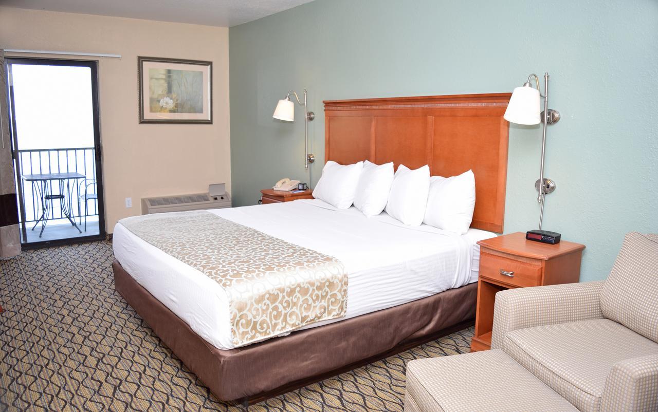Beachfront Hotel Хоутън Лейк Екстериор снимка