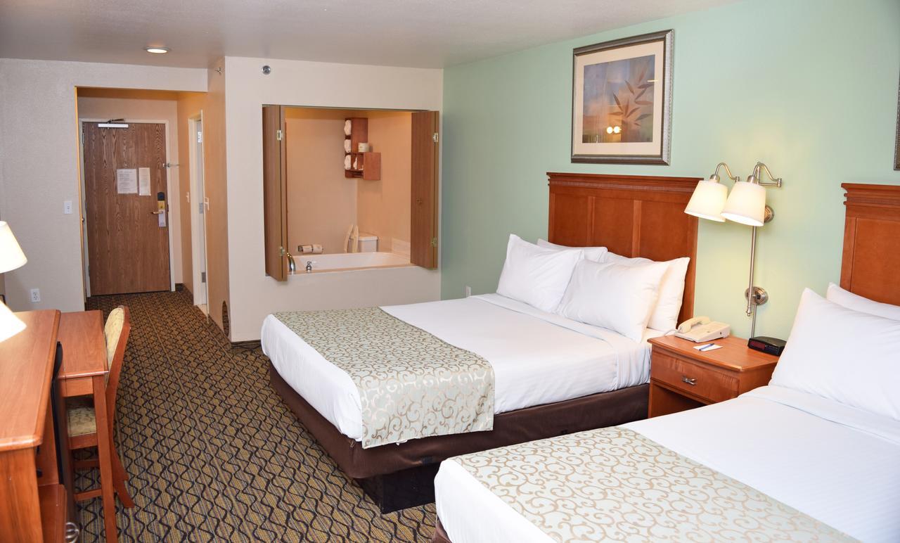 Beachfront Hotel Хоутън Лейк Екстериор снимка