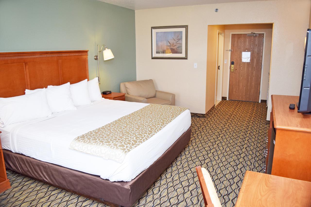 Beachfront Hotel Хоутън Лейк Екстериор снимка