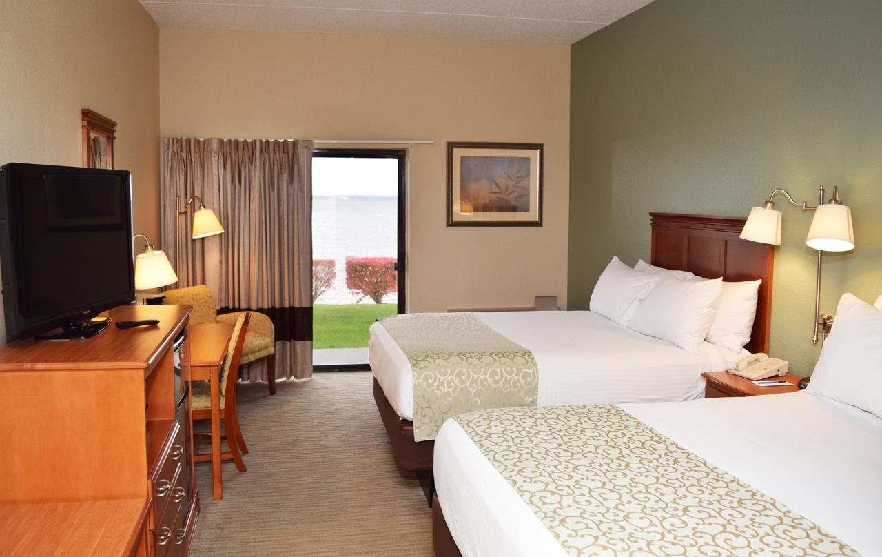 Beachfront Hotel Хоутън Лейк Екстериор снимка
