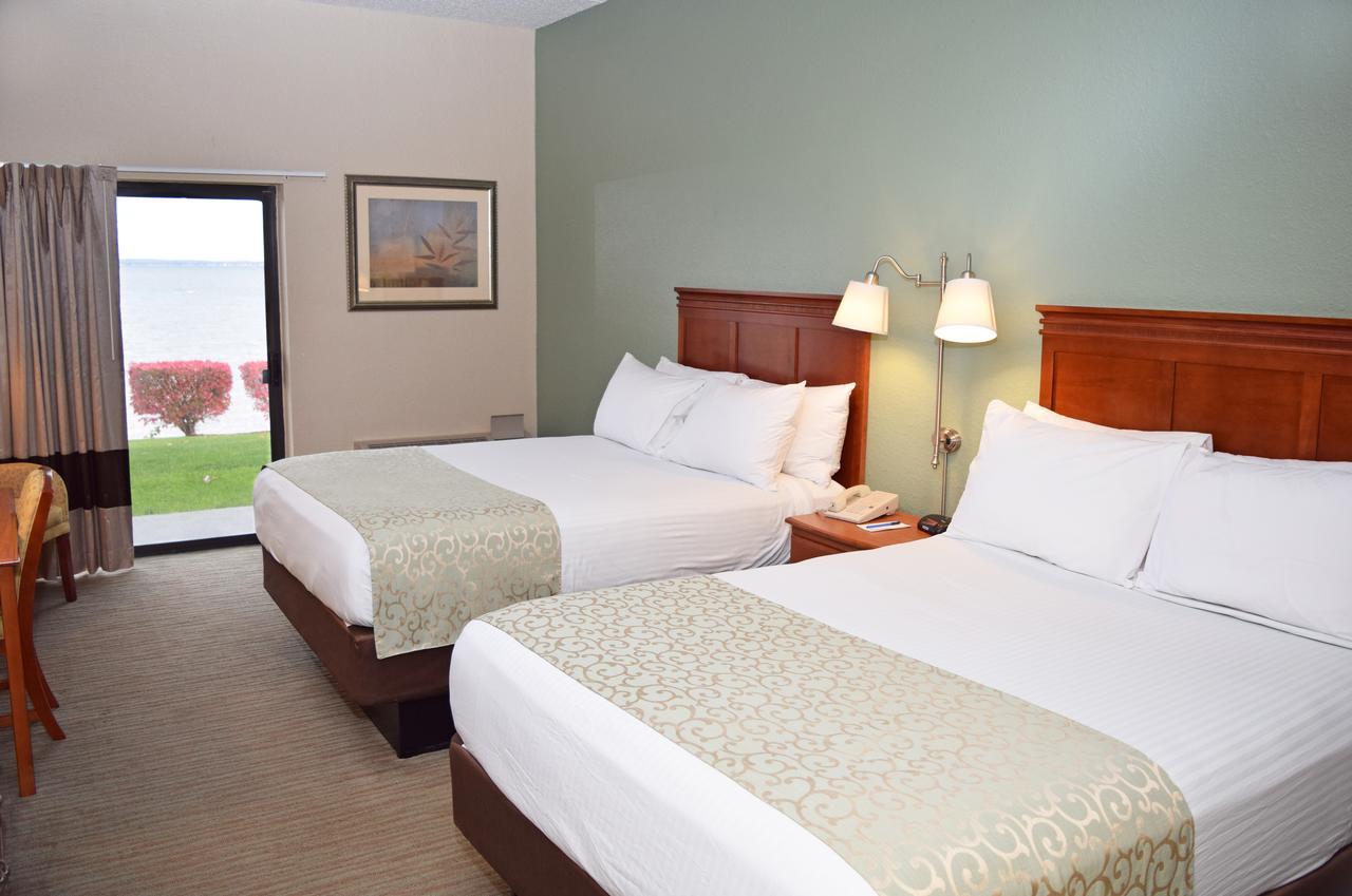 Beachfront Hotel Хоутън Лейк Екстериор снимка