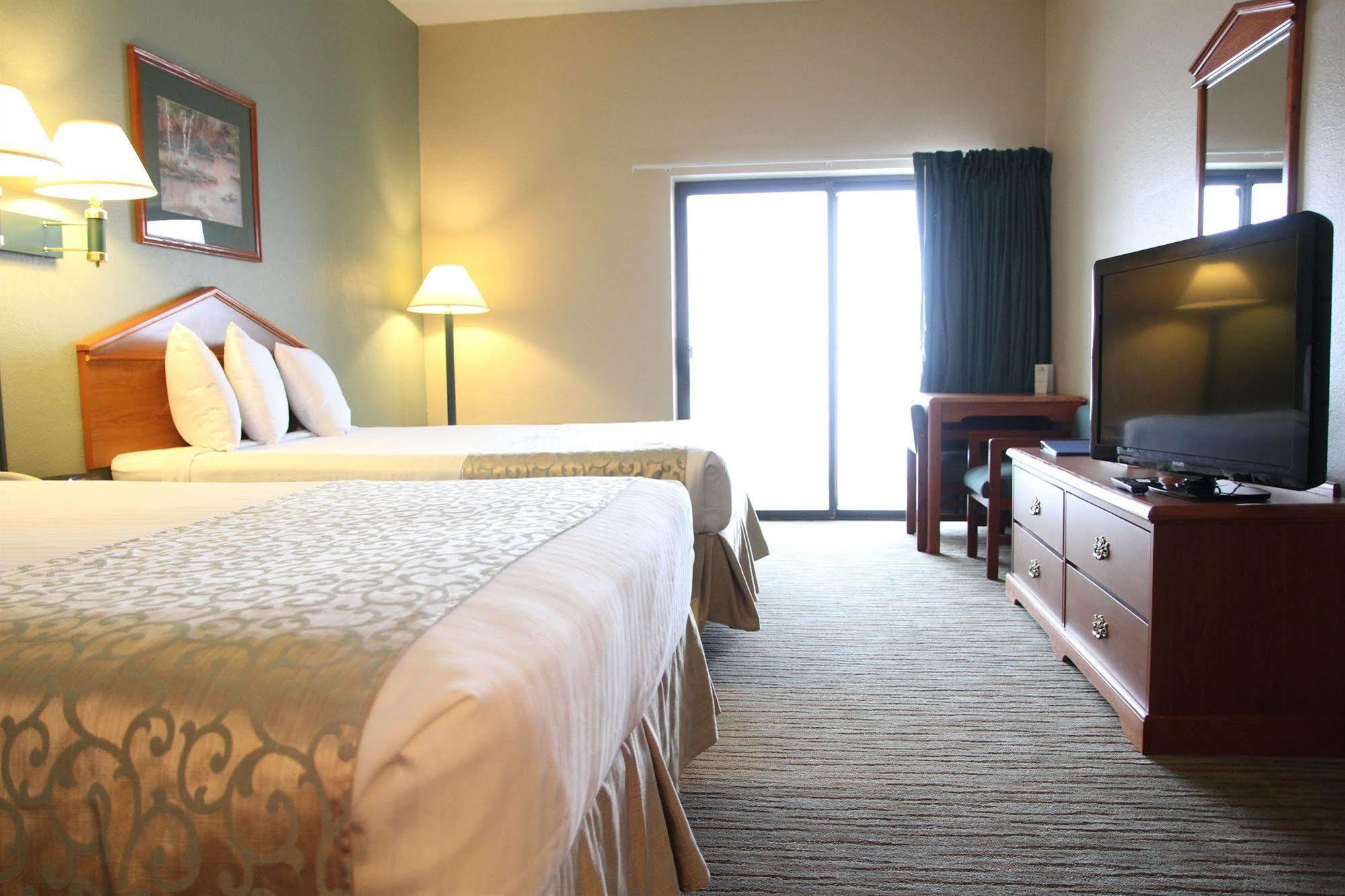 Beachfront Hotel Хоутън Лейк Екстериор снимка